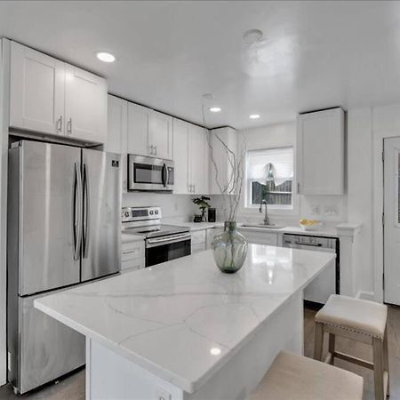 Quaint 3/2.5 Home In Fort Dupont ワシントン エクステリア 写真