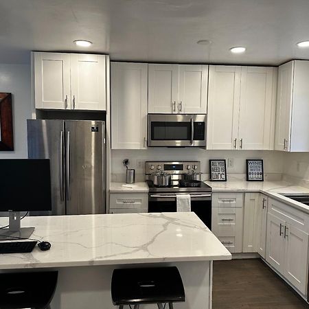 Quaint 3/2.5 Home In Fort Dupont ワシントン エクステリア 写真