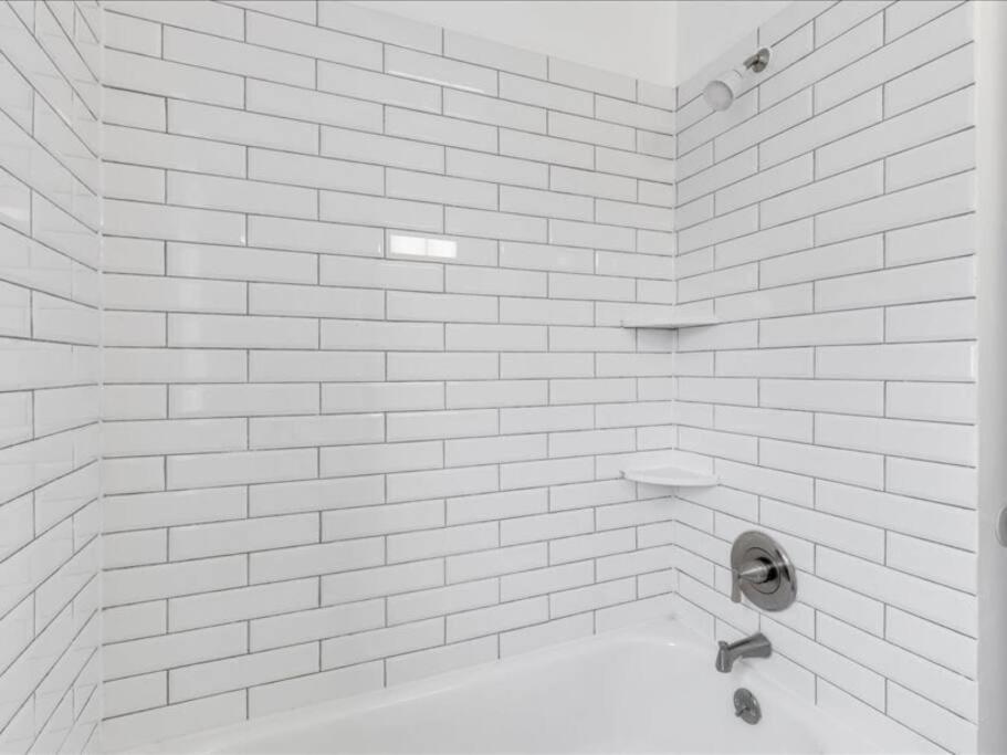 Quaint 3/2.5 Home In Fort Dupont ワシントン エクステリア 写真