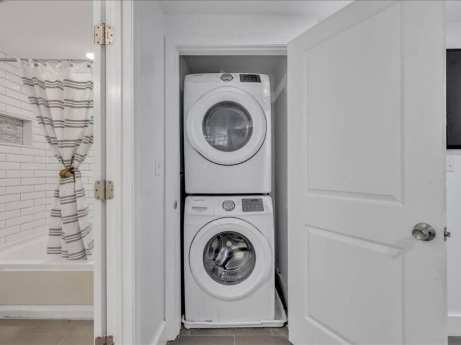 Quaint 3/2.5 Home In Fort Dupont ワシントン エクステリア 写真