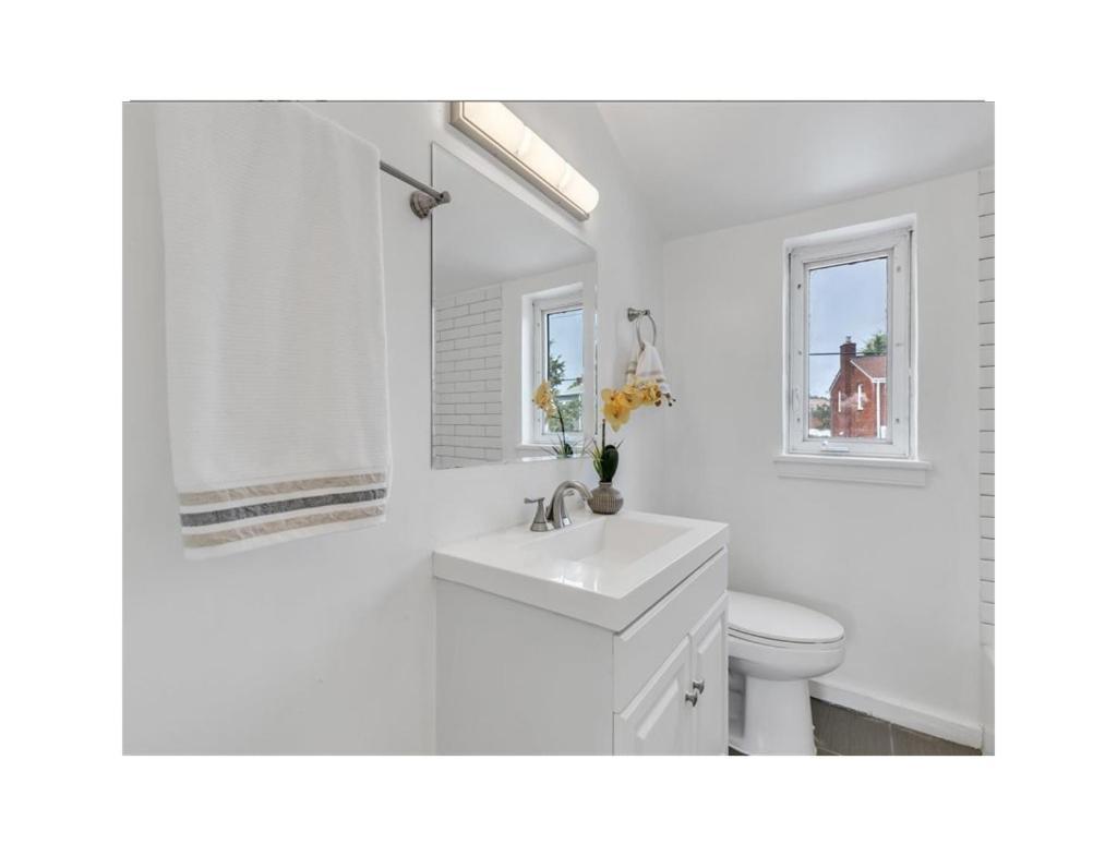 Quaint 3/2.5 Home In Fort Dupont ワシントン エクステリア 写真